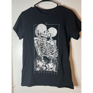 Girls Size Small Threadless Skulls Tshirt